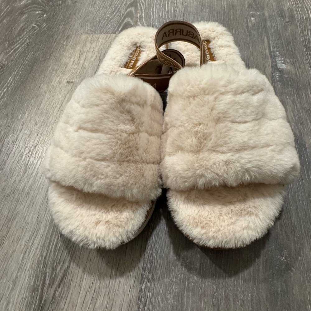 🤍NWOT UGG Koolaburra women plush cream slides with strap